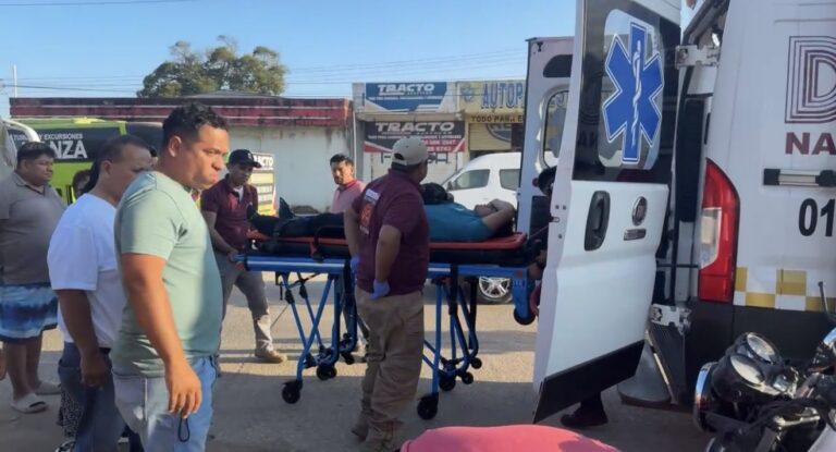 Colisionan un moto repartidor con un carro particular