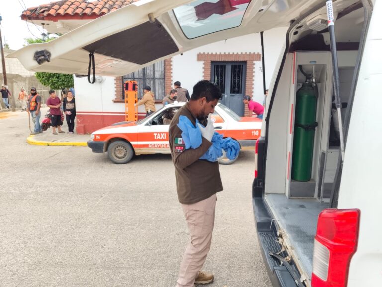 Bebé nace en taxi antes de llegar al hospital; Protección Civil de Oluta atiende el parto