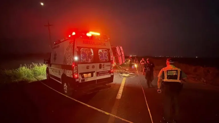 Identifican a madre e hija que murieron en accidente de la Paso del Toro-Alvarado