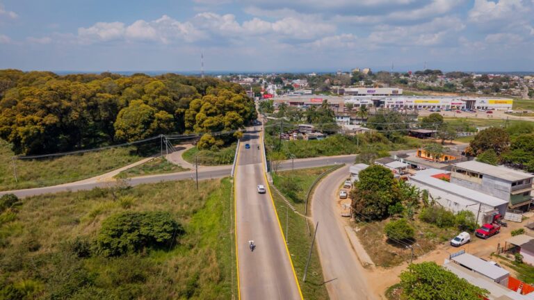 Gobierno municipal de Oluta continúa mejorando la imagen urbana