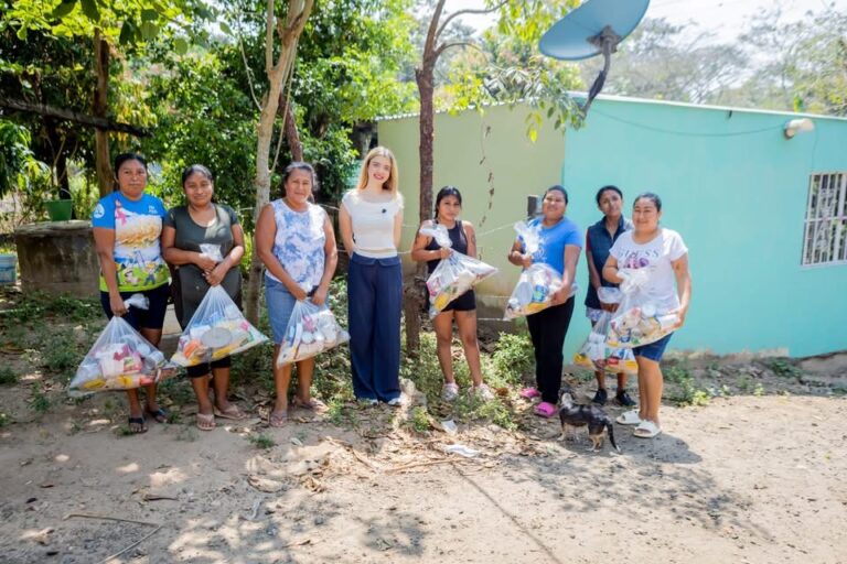 DIF Oluta realiza entrega de despensas para fortalecer la alimentación de las familias