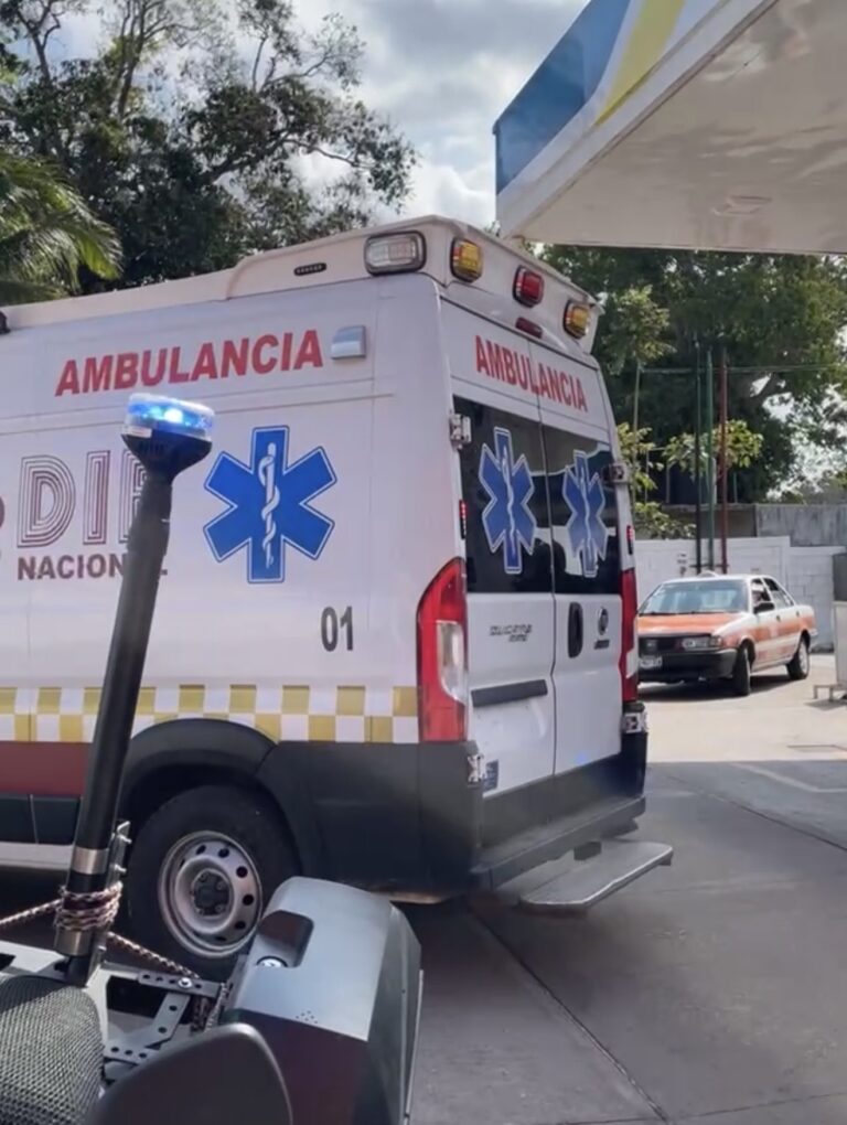 Atacan a b4lazos a sujeto que se encontraba en la gasolinera del Rincón del Bosque.