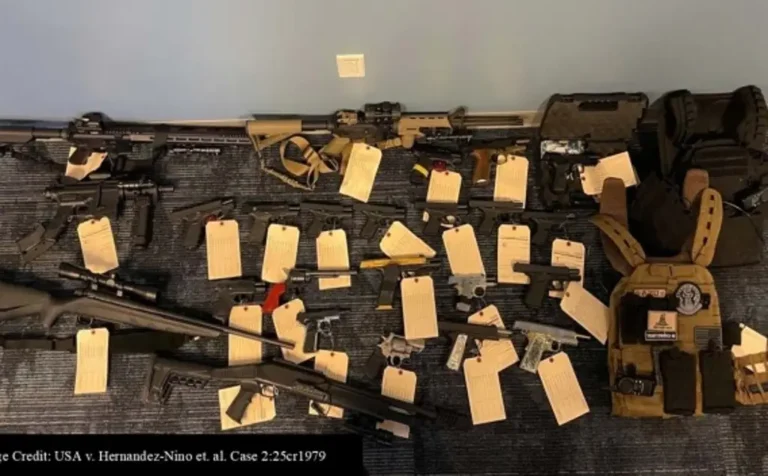 Sentencian a traficante de armas en Texas; arsenal sería vendido a criminales en México