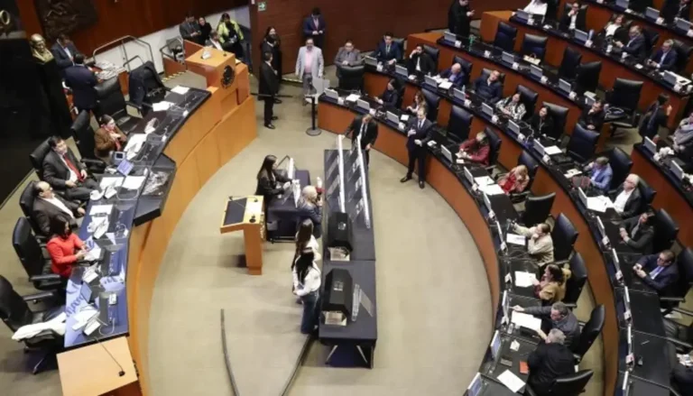 Avalan en Senado #PlanB; PT frena #RevocaciónDeMandato en 2027