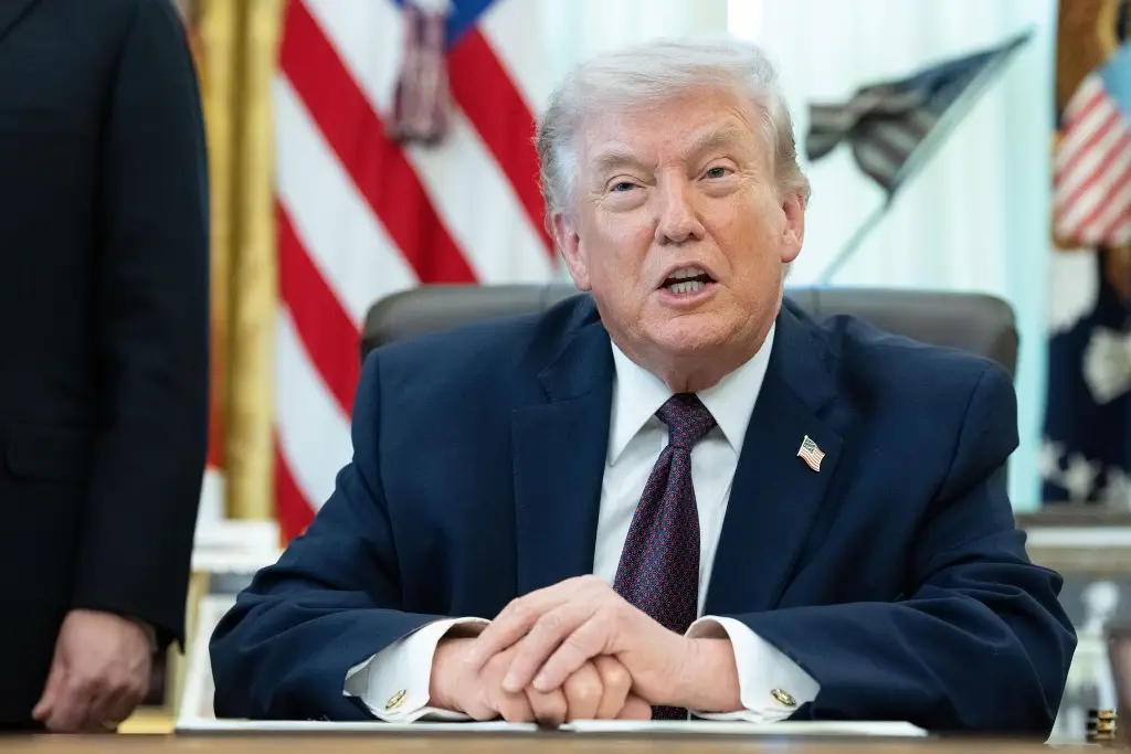Trump afirma que Irán le ha pedido un alto el fuego y que lo considerará si reabre Ormuz