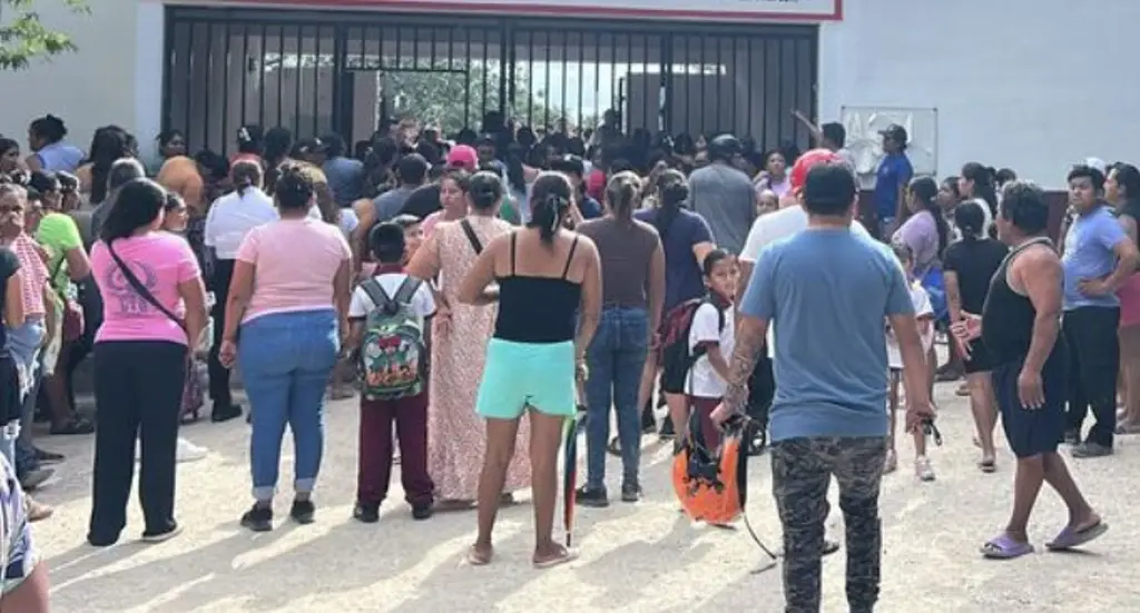 Muere menor tras golpe al jugar fútbol en escuela
