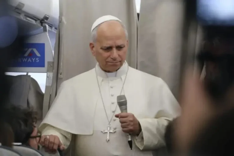 Aclara Papa León XIV postura de la Iglesia sobre bendiciones a parejas homosexuales