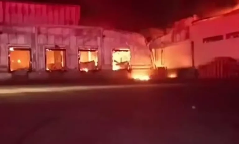 Incendio consume fábrica de Bachoco en Jalisco