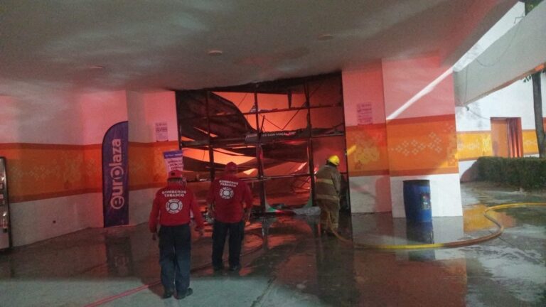 5 MU3RT0S EN EL INCENDIO DE LA NAVE 1 DEL PARQUE #TABASCO