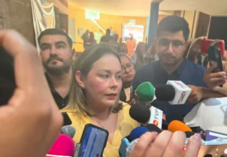 Rechaza gobernadora interina de #Sinaloa que Rocha Moya esté resguardado en palacio de gobierno