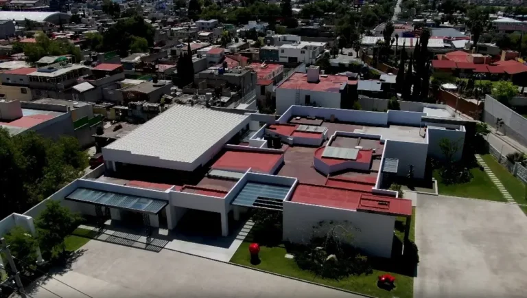 Exhiben millonaria casa de senadora de Morena ‘que no declaró’