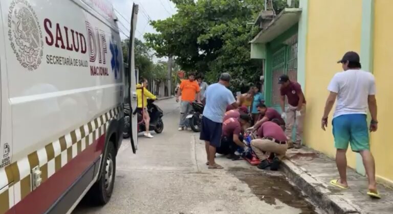 Estudiante de secundaria derrapa en motocicleta y resulta lesionado en la colonia Lombardo